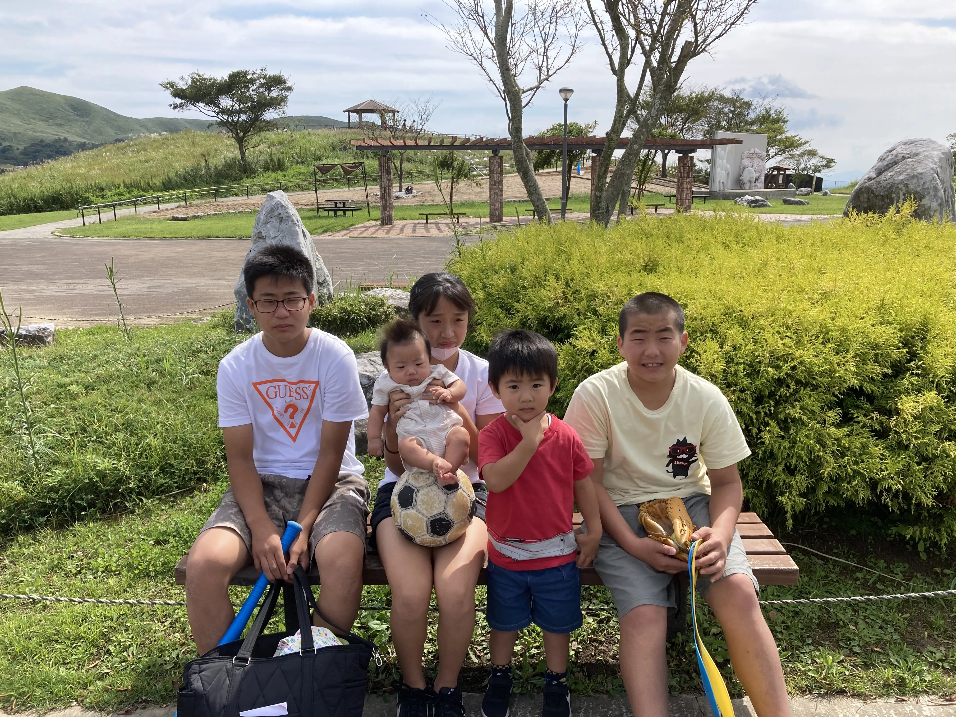 兄弟で遊ぶ様子