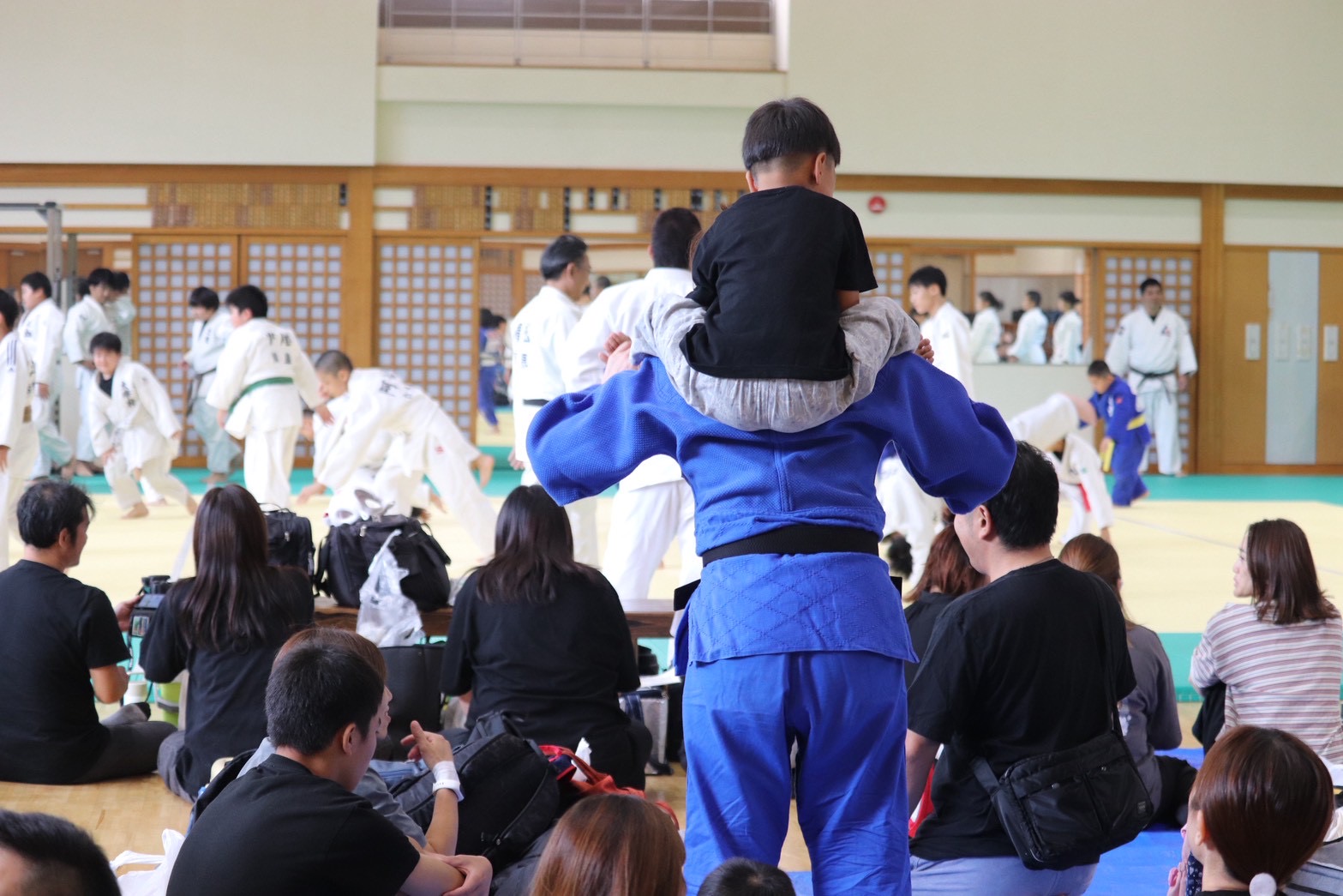 いろいろな世代が楽しむサンドアート