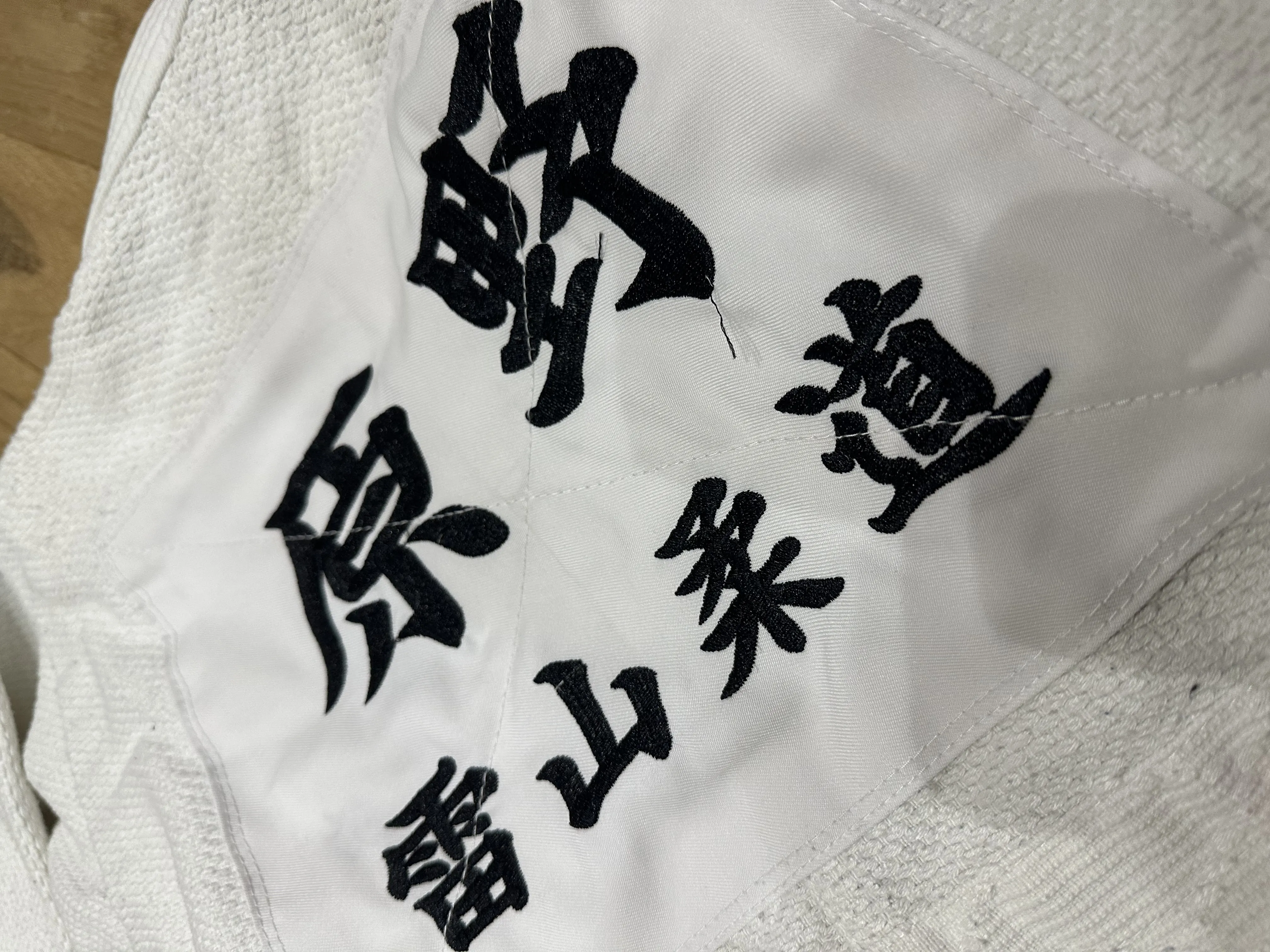 刺繍作家ママとのサンドアートコラボ作品