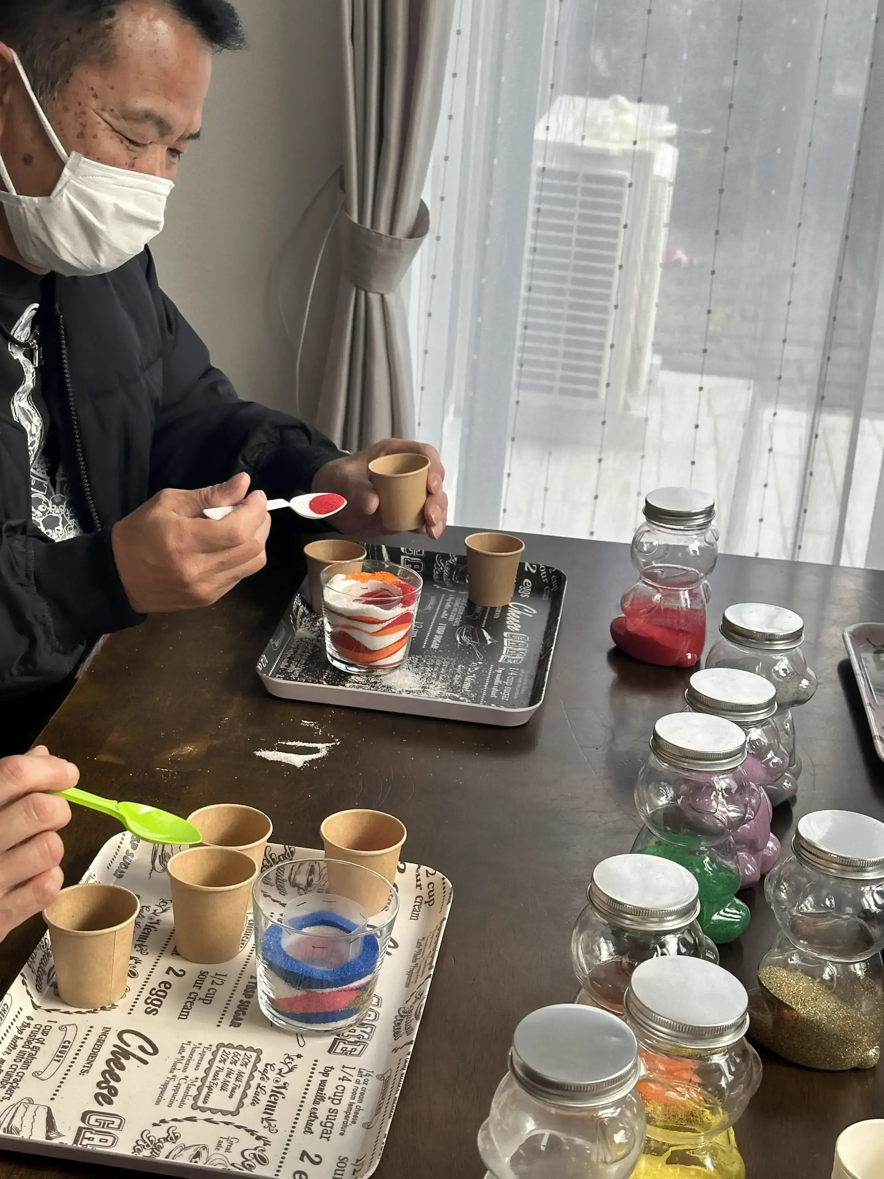 サンドアート体験の笑顔